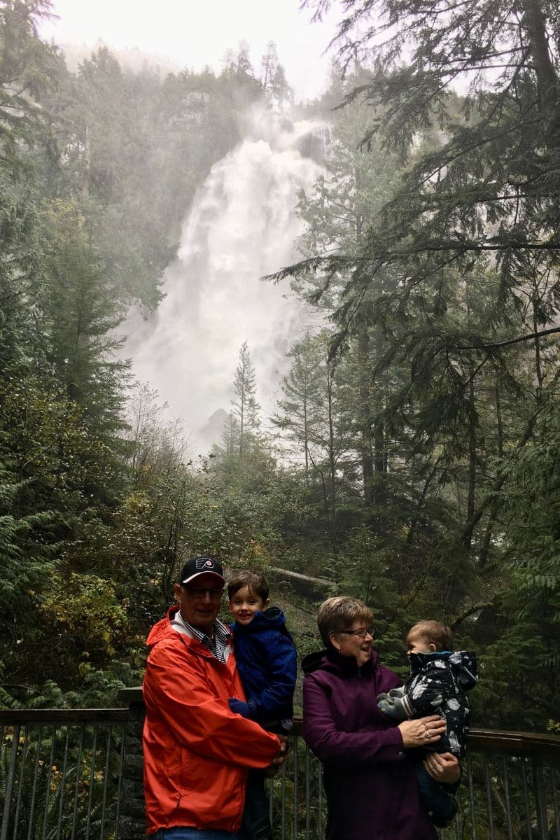 Shannon falls hike squamish