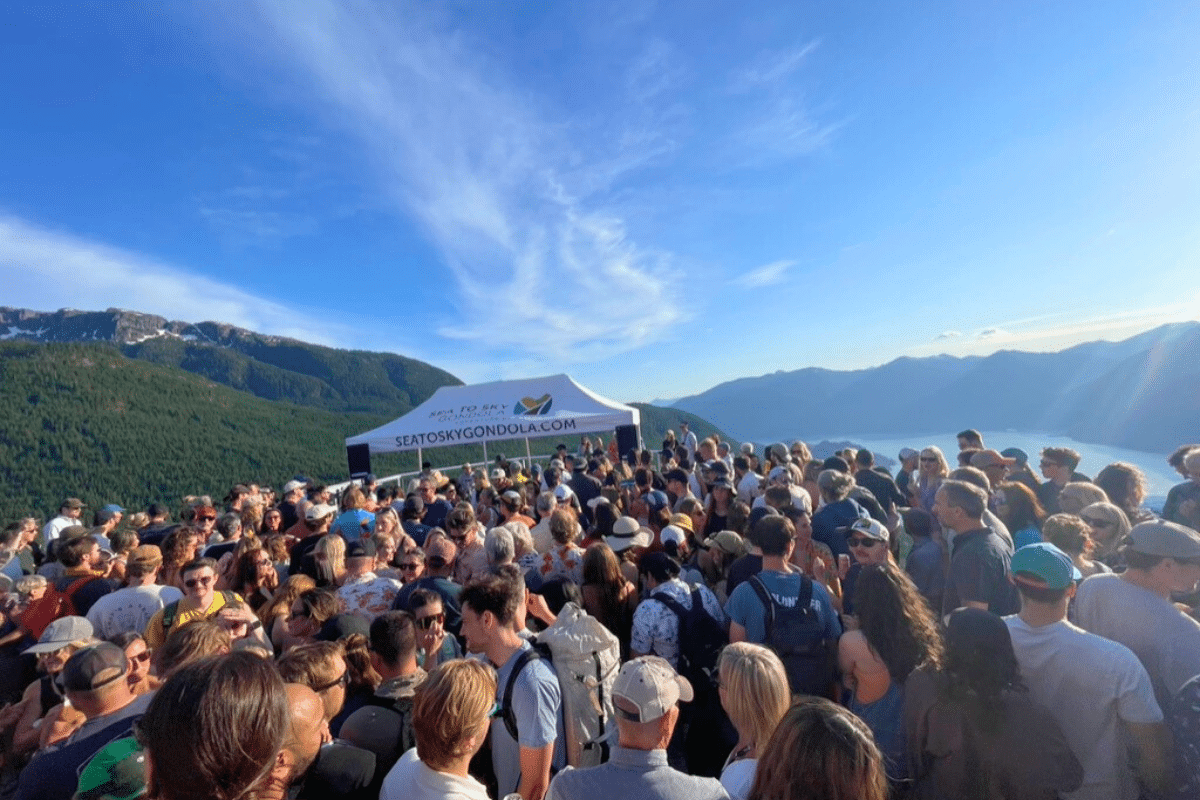 Friday night music sea to sky gondola squamish