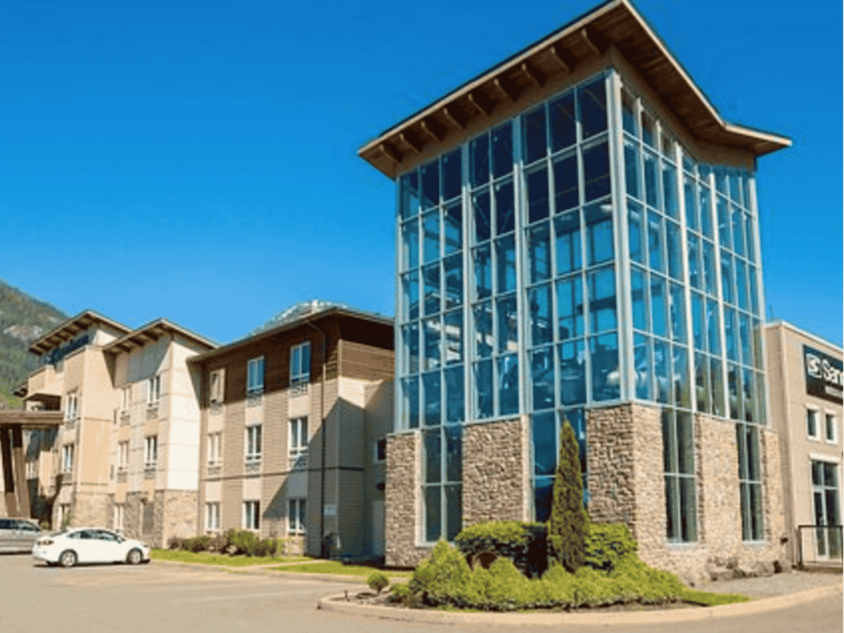 sandman hotel in squamish