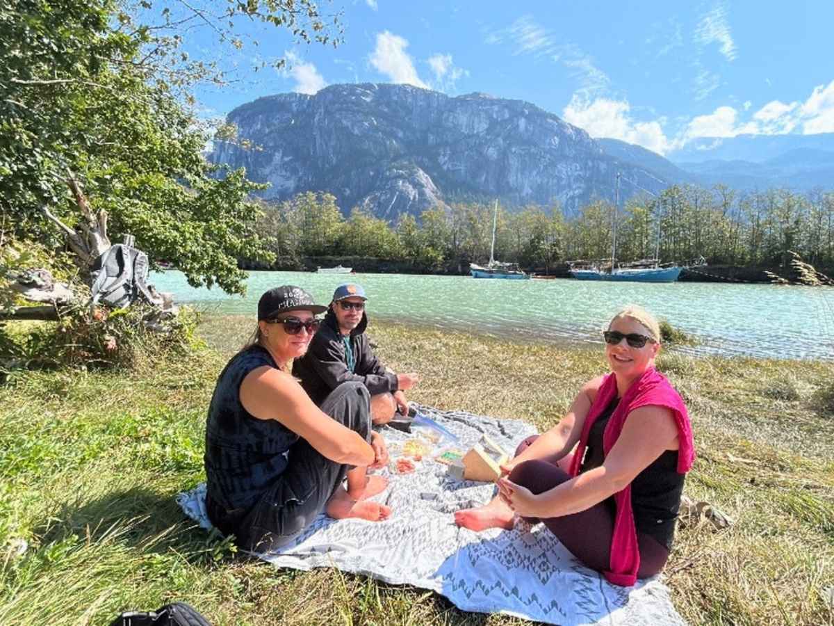 squamish estuary trail picnic