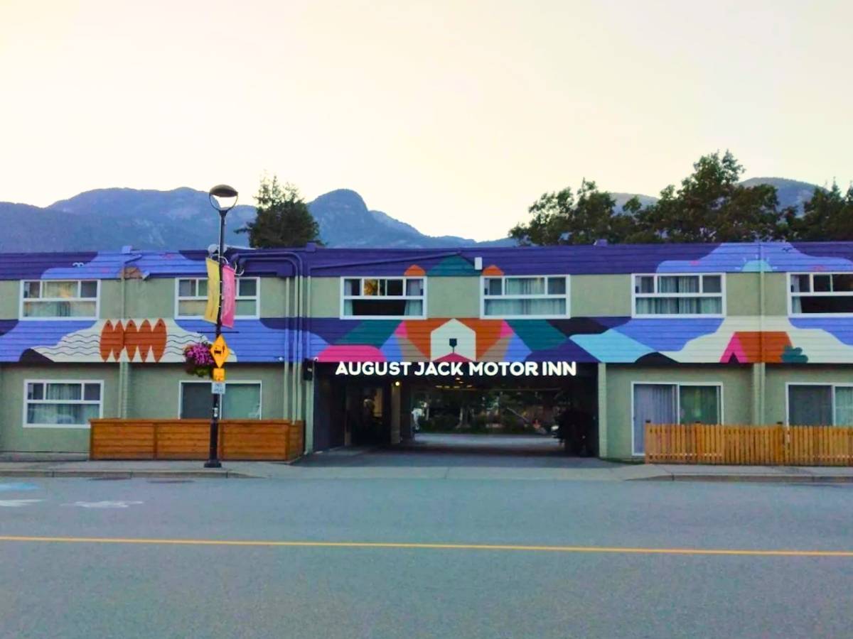 August Jack Motor Inn Squamish