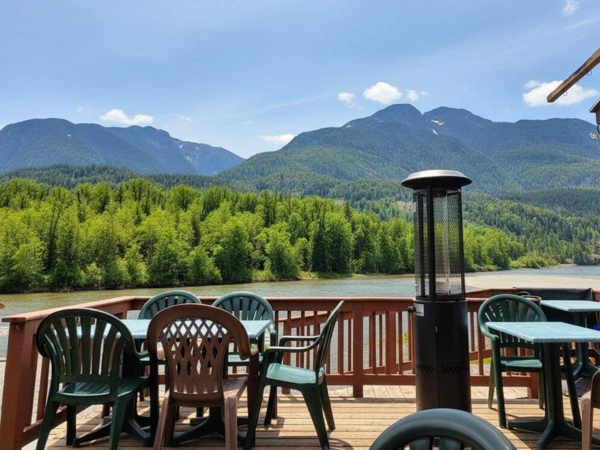 watershed grill patio squamish