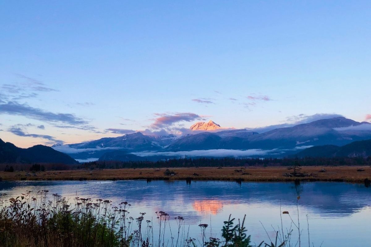 squamish estuary trail atwell peak view
